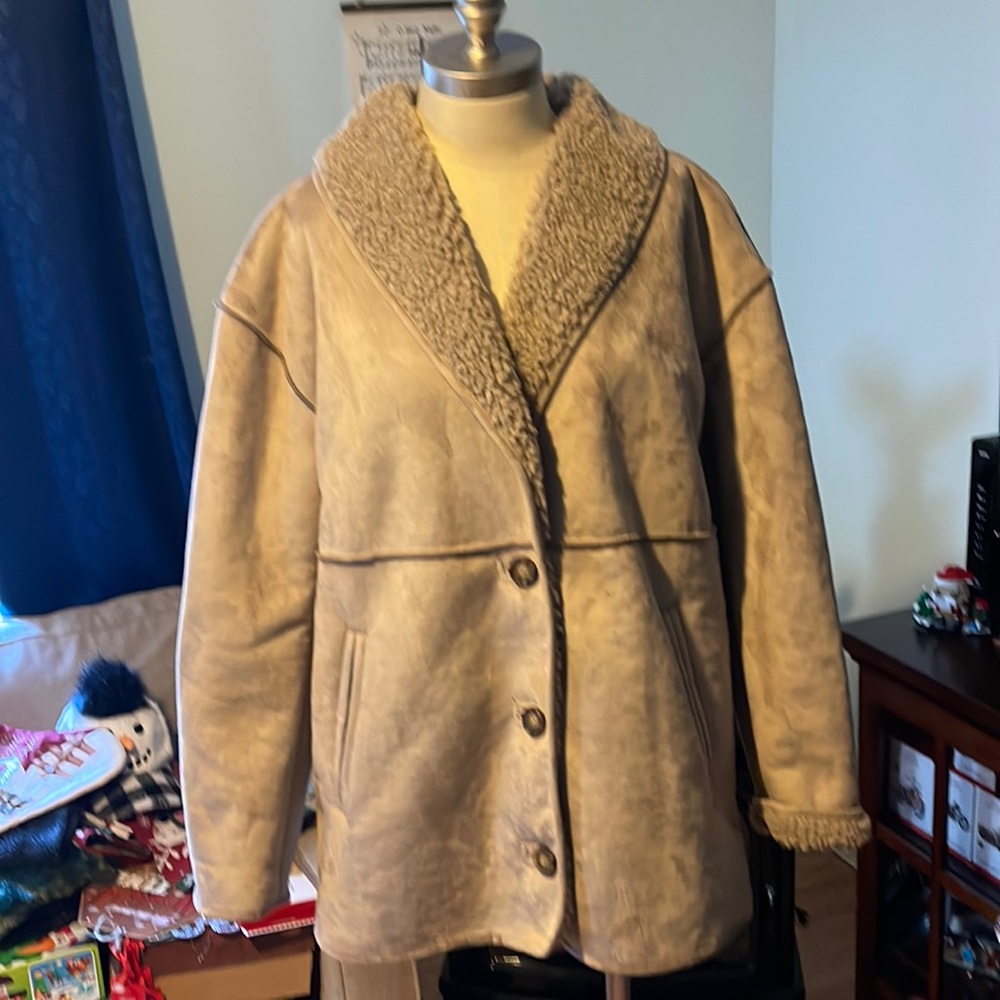 Woman’s lucky brand winter patch work Faux Fur jacket 3 button closer NWT Large